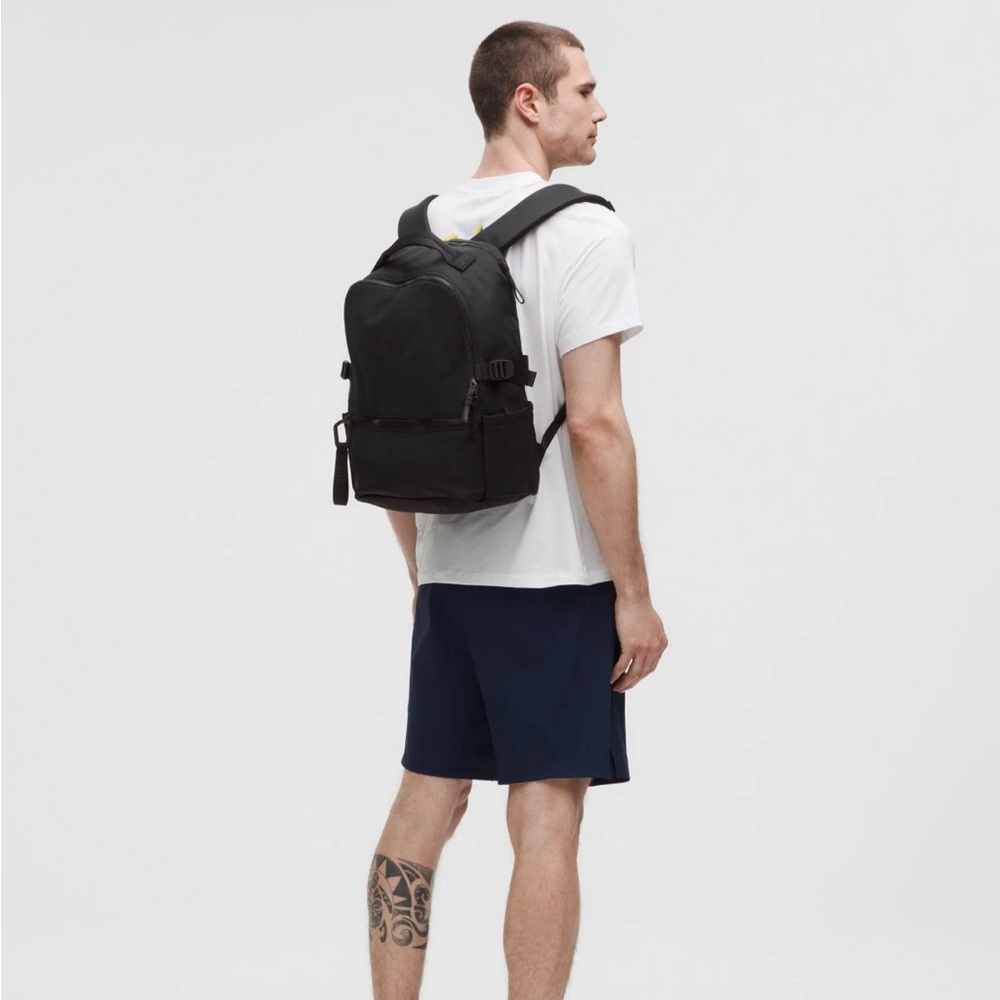 Lululemon Crew Backpack 22L Black EUC - Picture 7 of 7